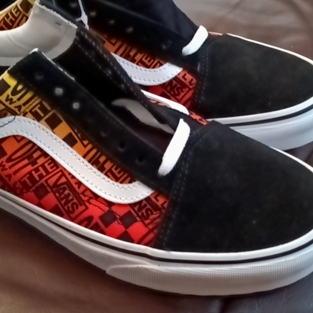 #60 Brand new Vans Logo Flame old Skool sneakers - Picture 8 of 12